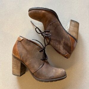 Tommy Hilfiger Duff Brown Lace-Up Heeled Ankle Chukka Boots